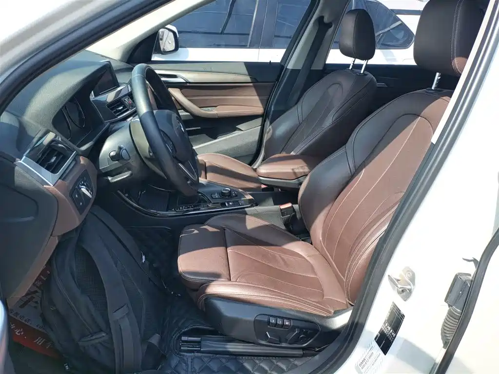 BMW X1 2018 sDrive18Li Premium Model фото 15