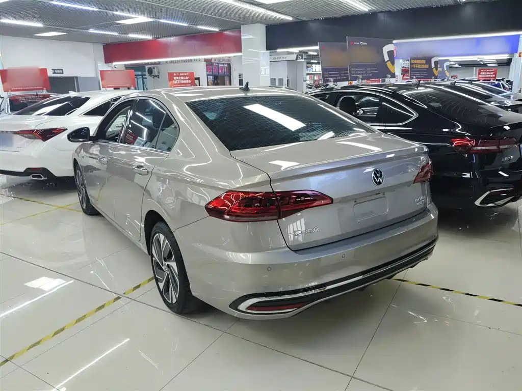 Volkswagen Bora 2023 300TSI DSG Premium Edition фото 23