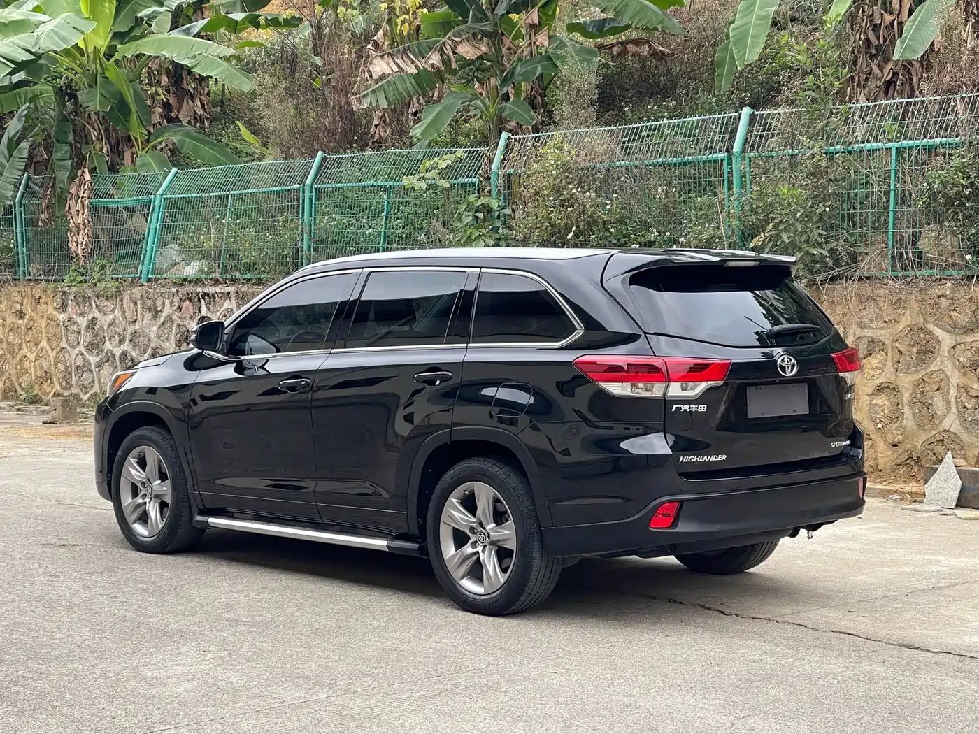 TOYOTA HIGHLANDER