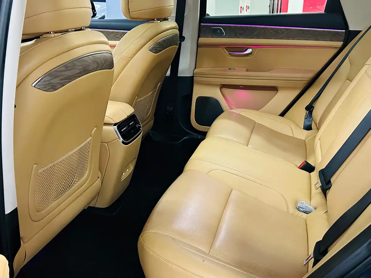 AITO Wenjie AITO M5 2022 Extended Range AWD Performance Edition фото 8