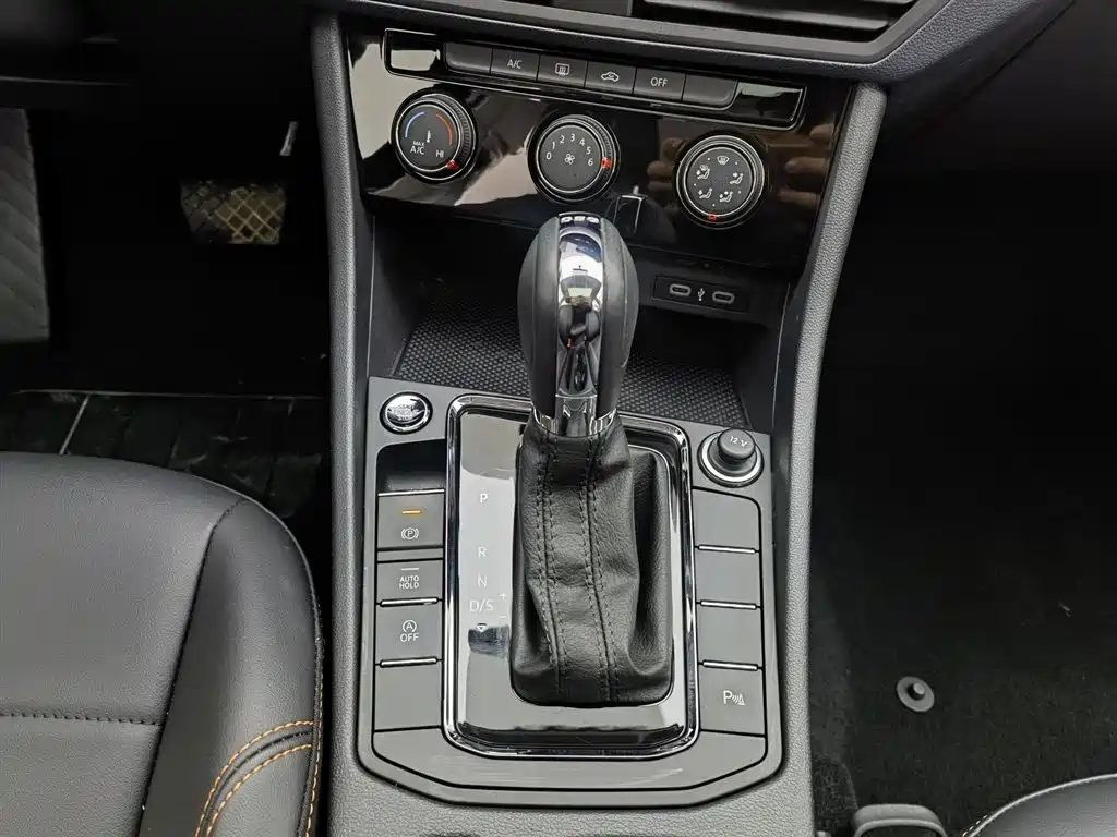 Volkswagen Bora 2024 200TSI DSG Joy Ride PRO Edition фото 13