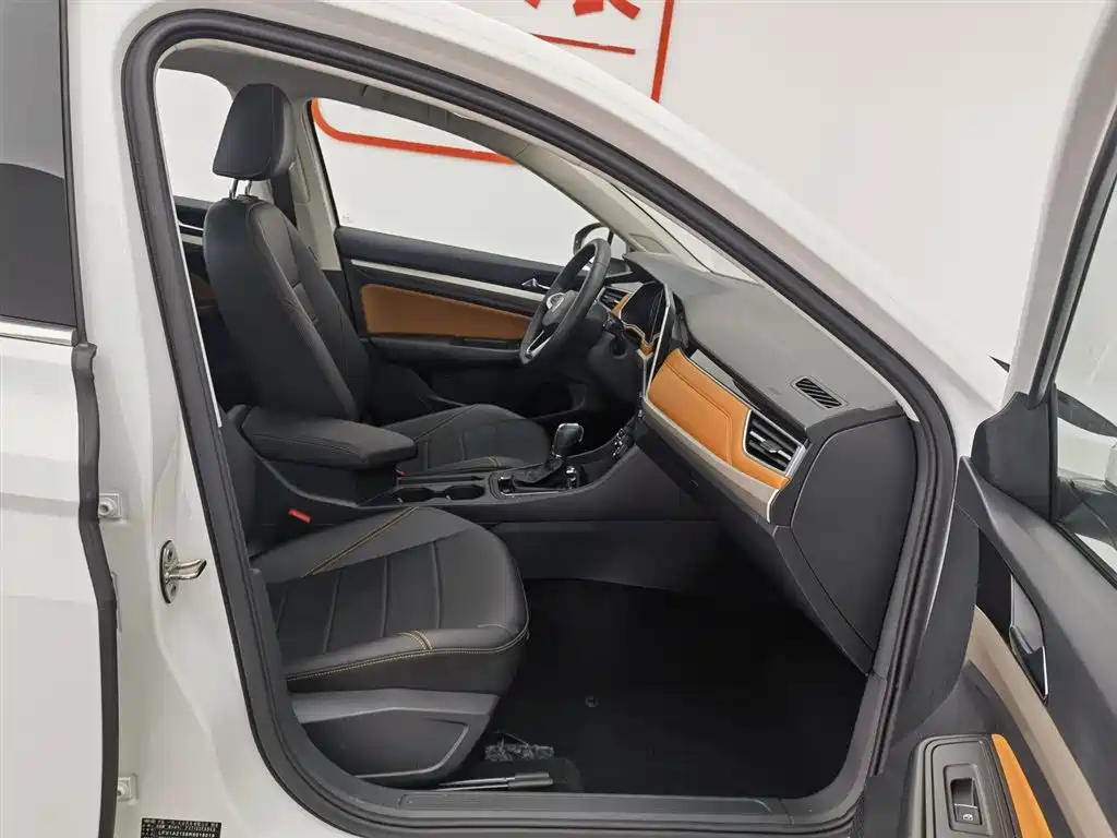 Volkswagen Bora 2024 200TSI DSG Joy Ride PRO Edition фото 23