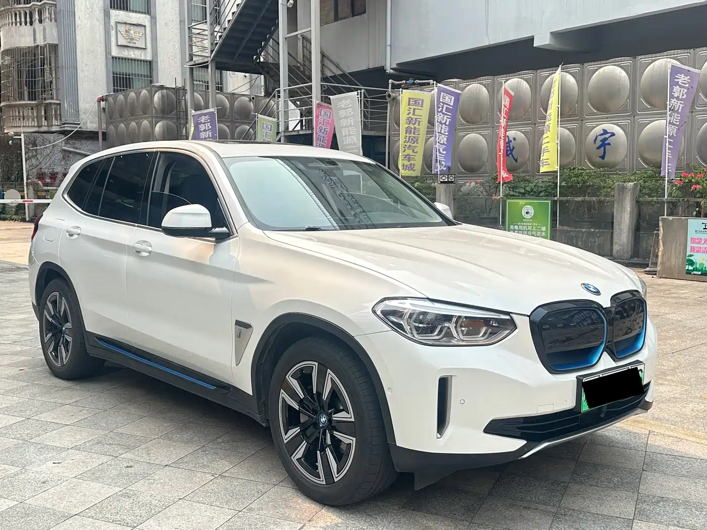 BMW IX3