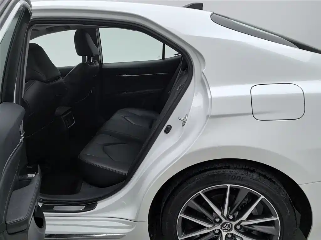 Toyota Camry 2023 2.5G Luxury Edition фото 15