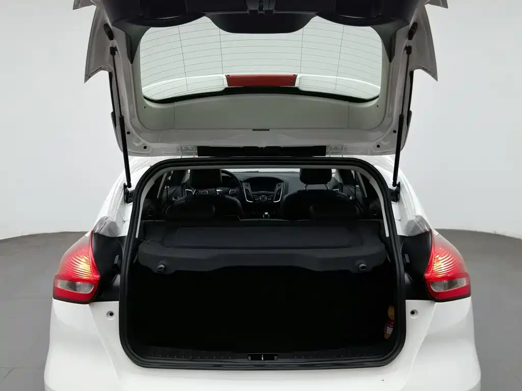 Photo 16 - Ford Focus
