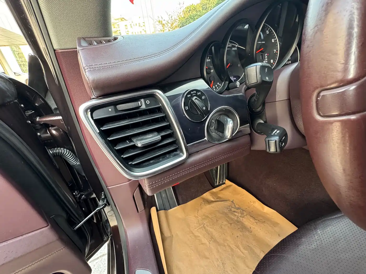 Porsche Panamera 2014 Panamera 4 3.0T фото 15