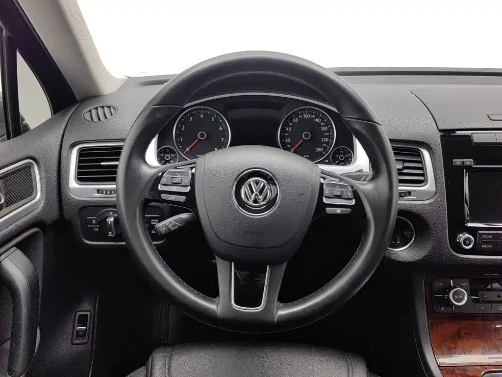 Фото 11 - Volkswagen Touareg