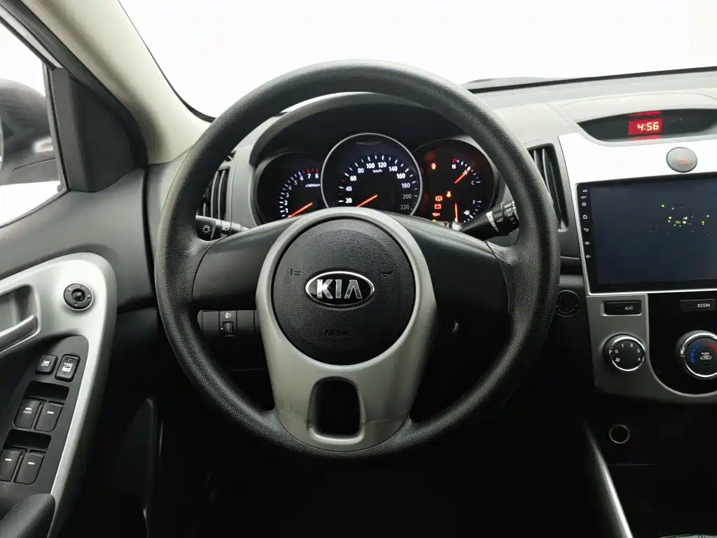 Kia Forte 2015 2014 1.6L MT GL