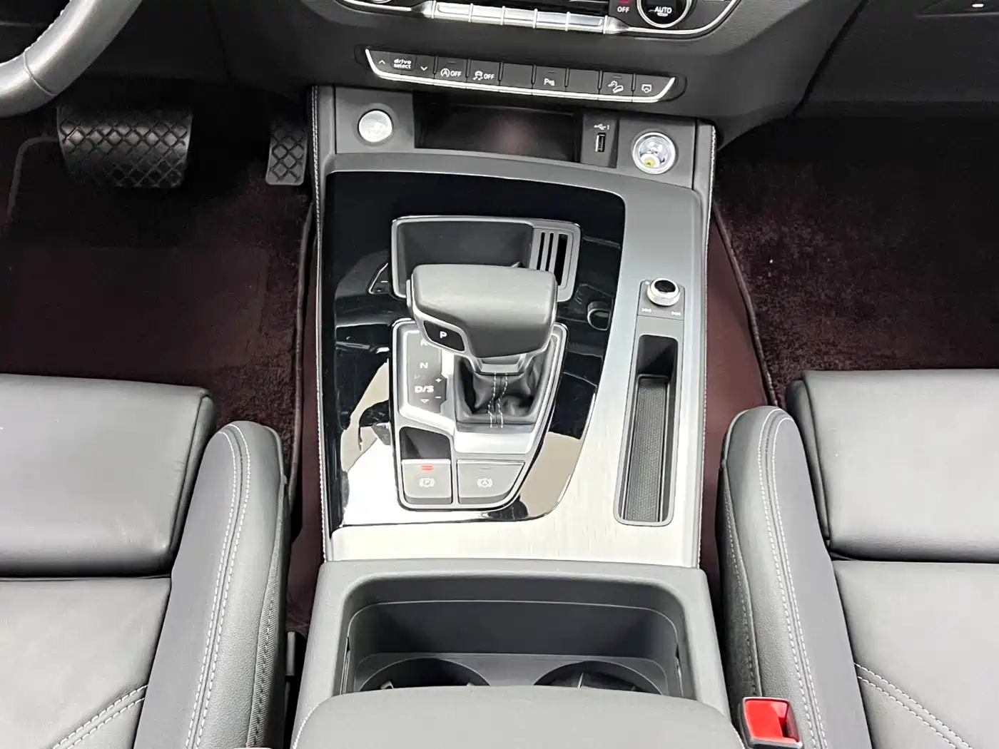 Audi Q5L 2023 40T Luxury Dynamic фото 15