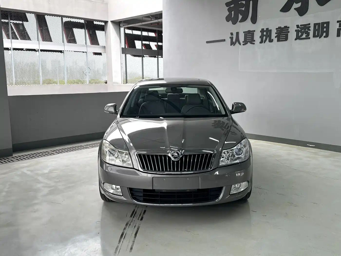 Škoda Octavia 2014 1.6L Auto Yijun Edition фото 3