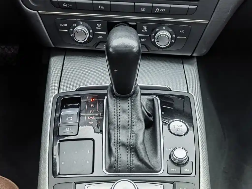 Audi A6L 2018 30th Anniversary 35 TFSI Fashion фото 13