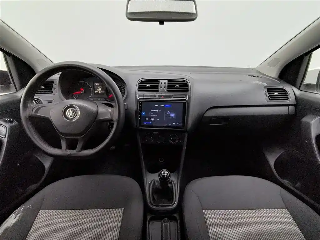 Volkswagen Polo 2016 1.4L Manual Trend фото 5