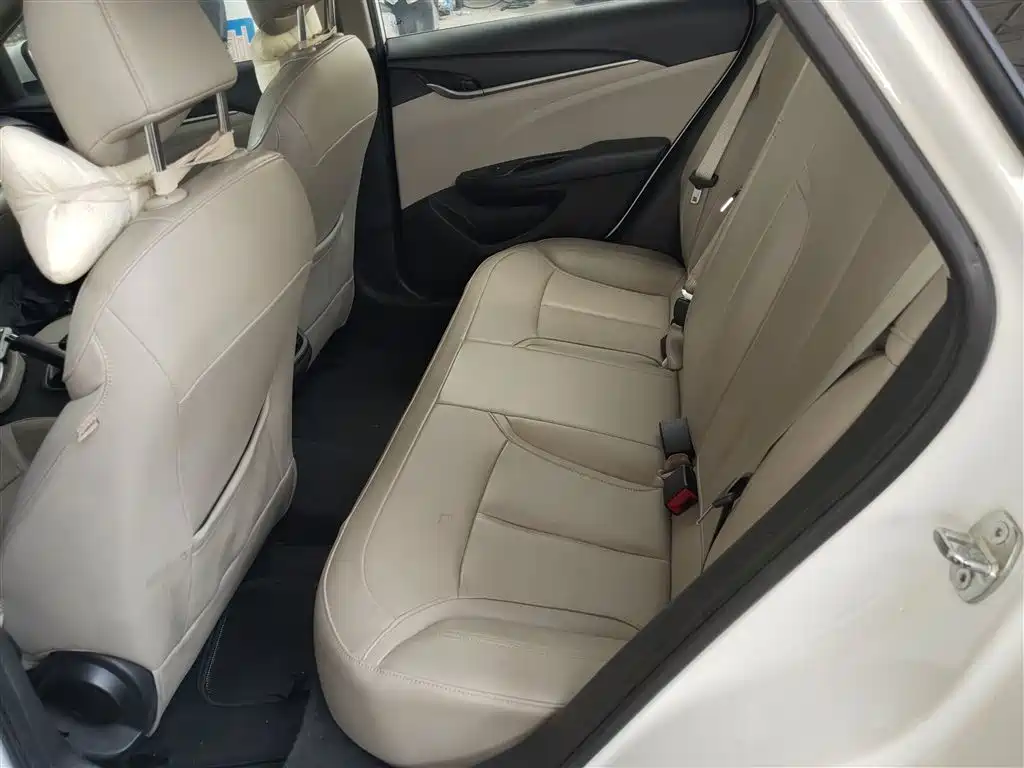 Фото 17 - Buick Excelle