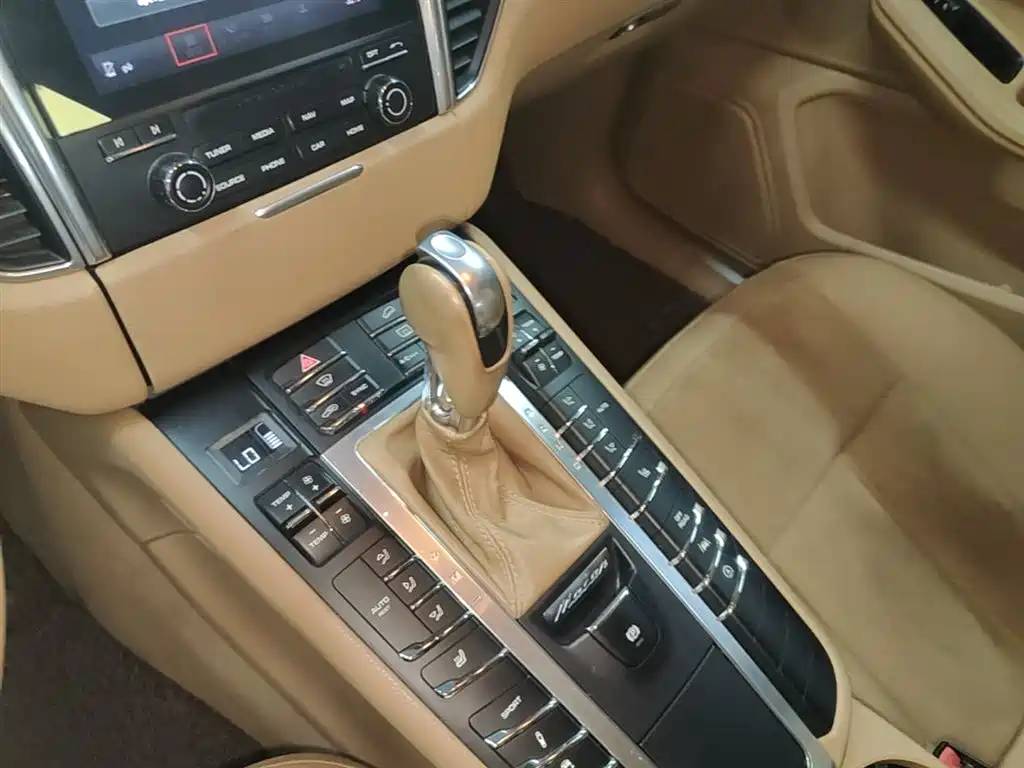 Porsche Macan 2017 Macan 2.0T фото 10
