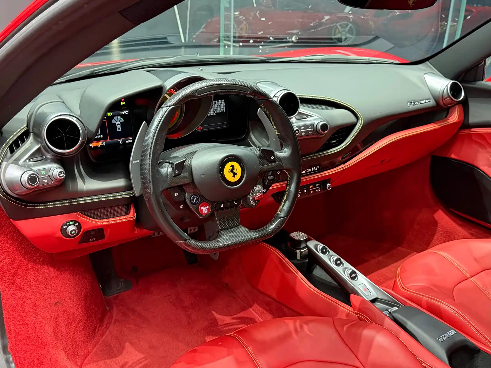 Фото 10 - Ferrari F8