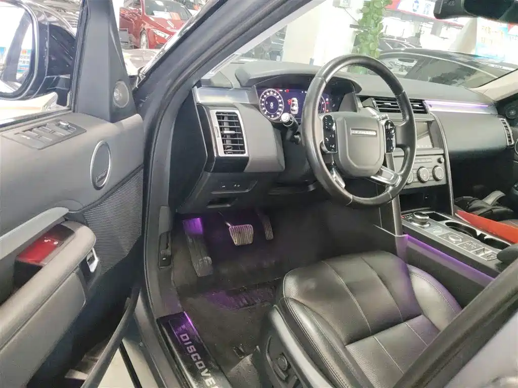 Land Rover Discovery 2020 2.0T SE фото 13