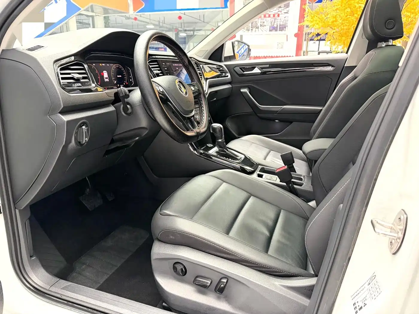 Volkswagen T-Roc, миниатюра 7