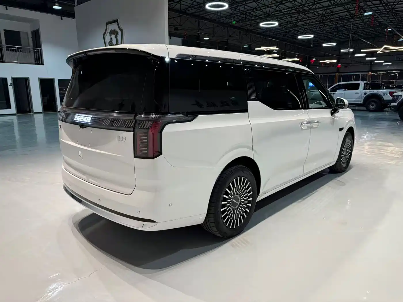 ZEEKR EXTREME KRYPTON 009