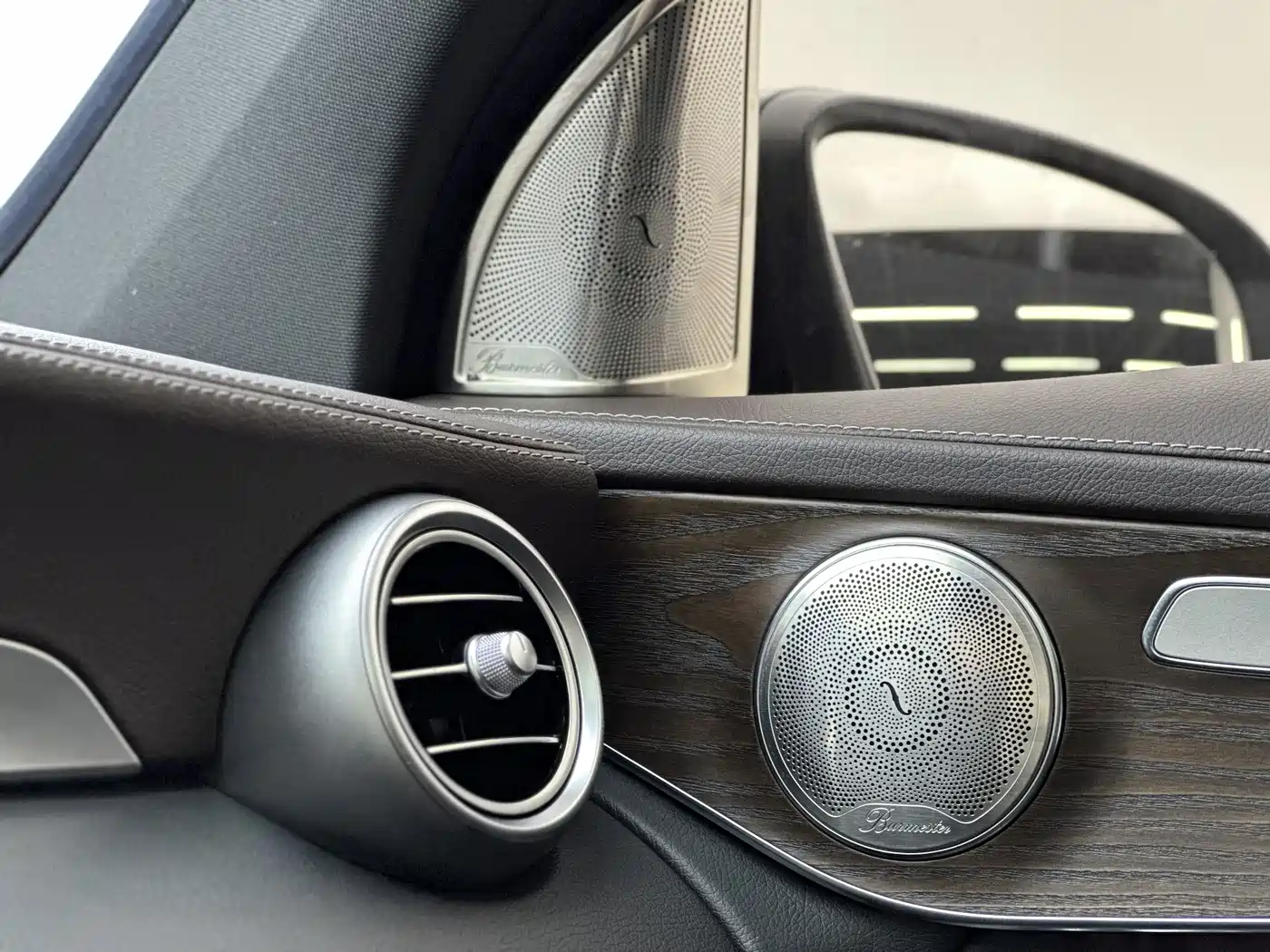 Mercedes-Benz GLC 2022 Facelift GLC 260 L 4MATIC Luxury Model фото 9