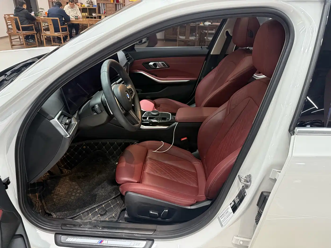 BMW 3 Series 2024 320i M Sport Package фото 5