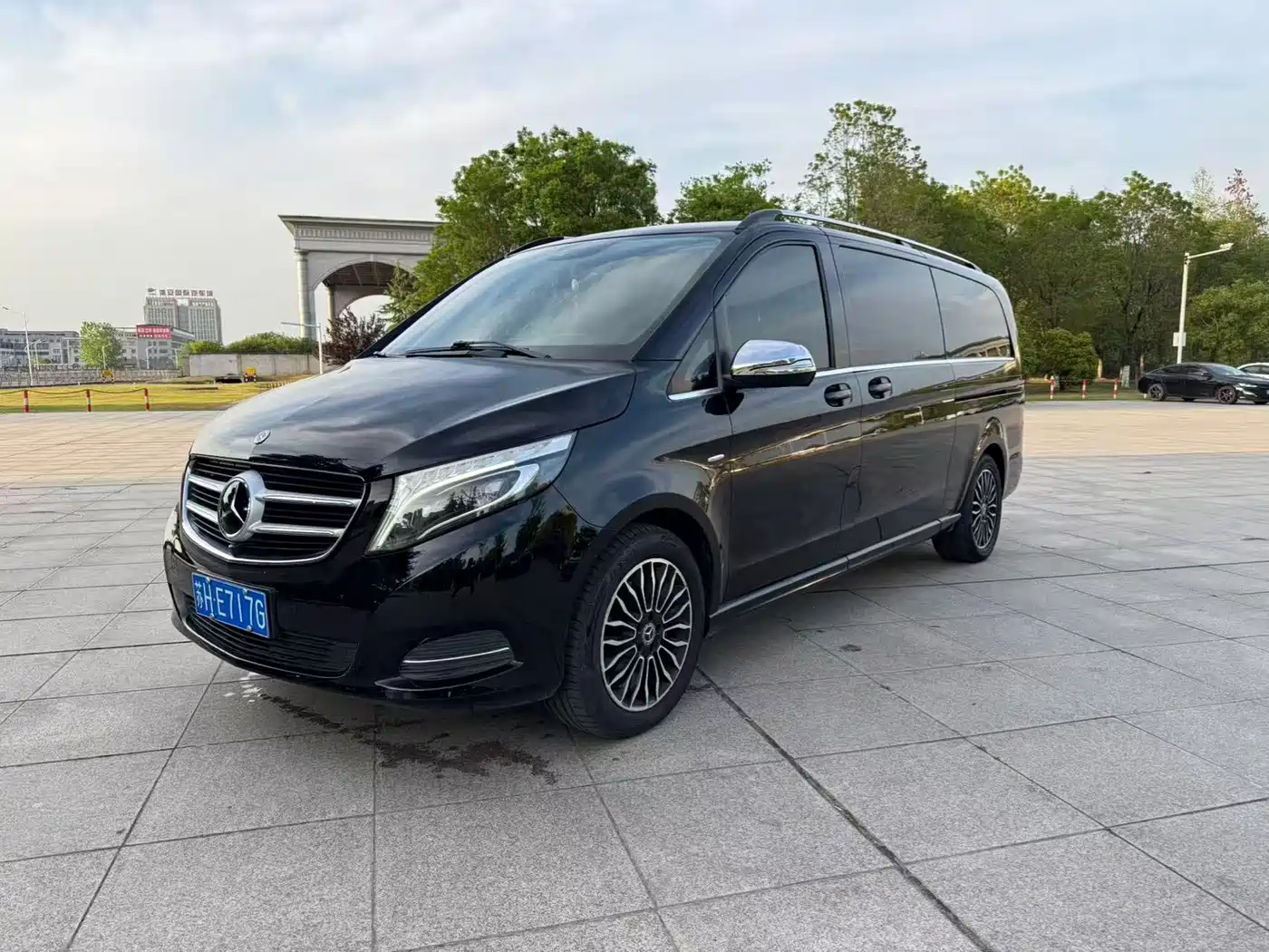 Mercedes-Benz V-Class 2018 V 260 L Premium Long Wheelbase Edition China VI