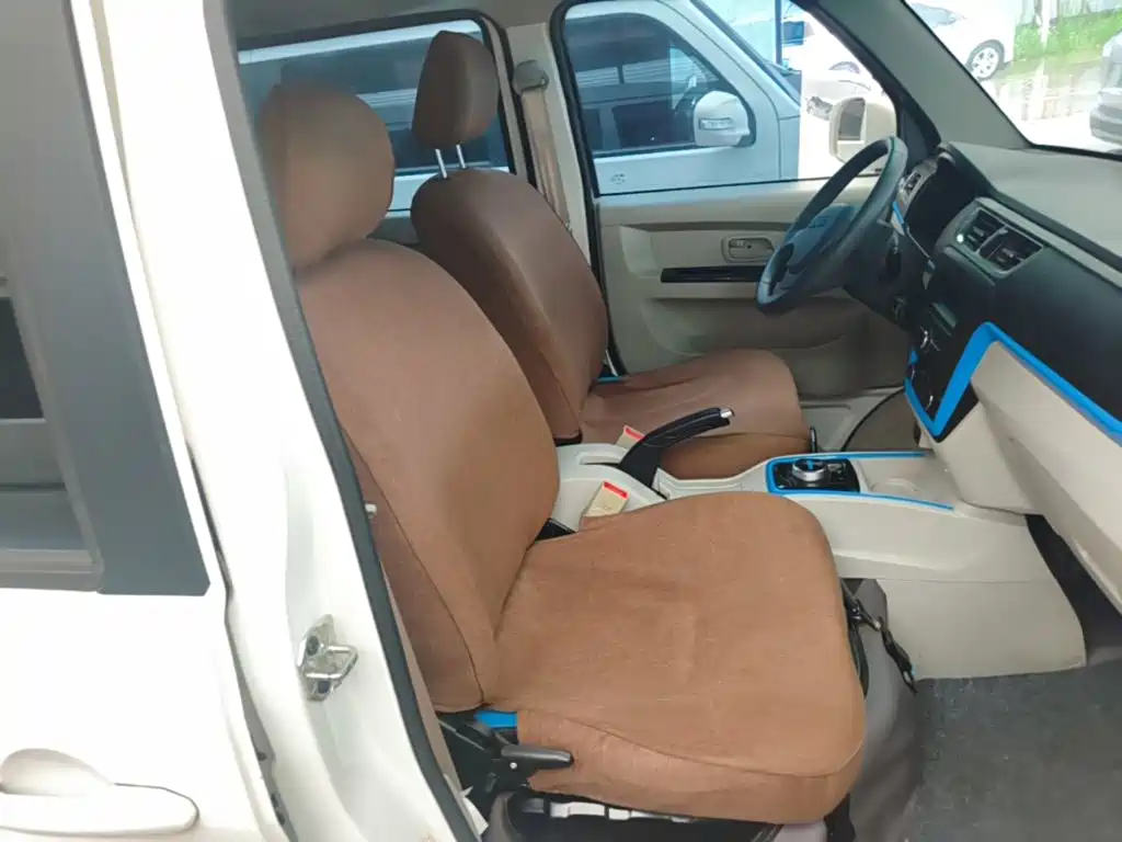 SRM Xinyuan Good Luck 2024 2023 Standard Passenger Vehicle