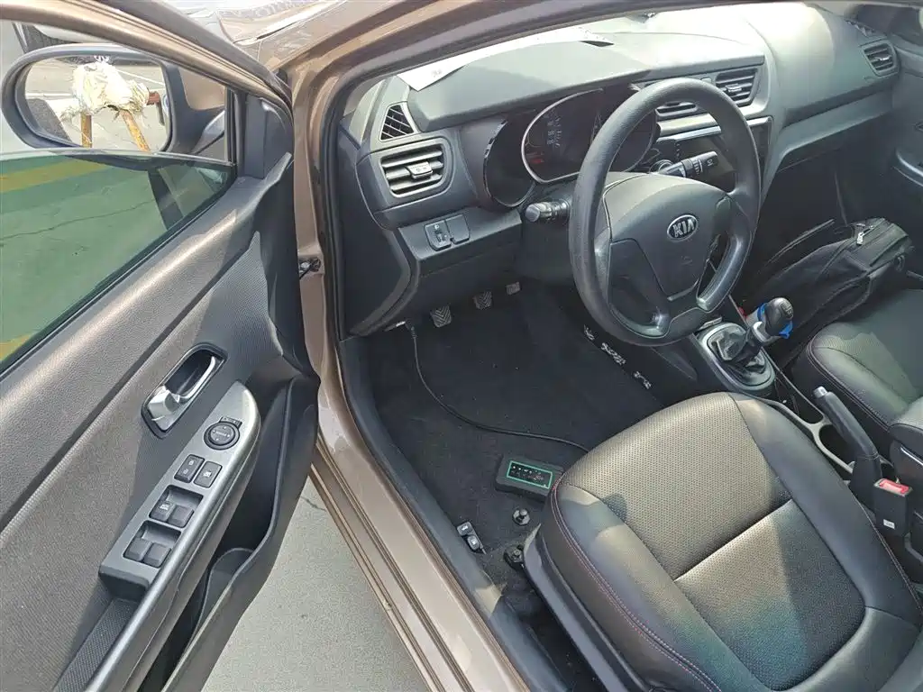 Kia K2 2015 Sedan 1.4L MT GLS фото 12