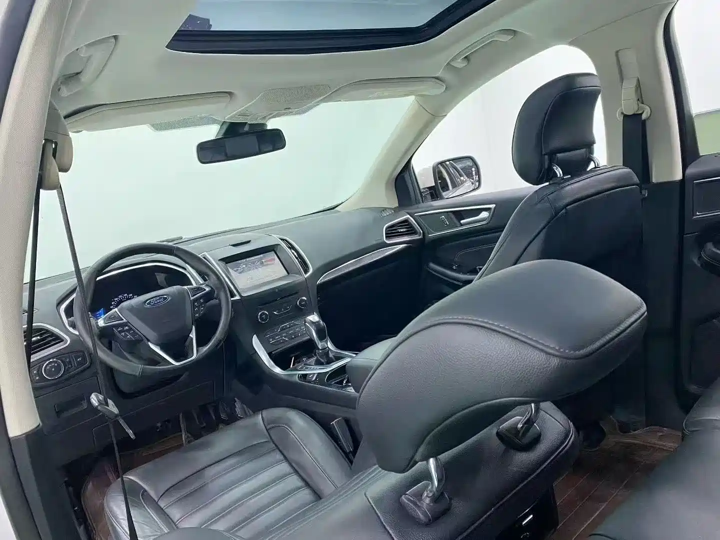 Фото 4 - Ford Edge
