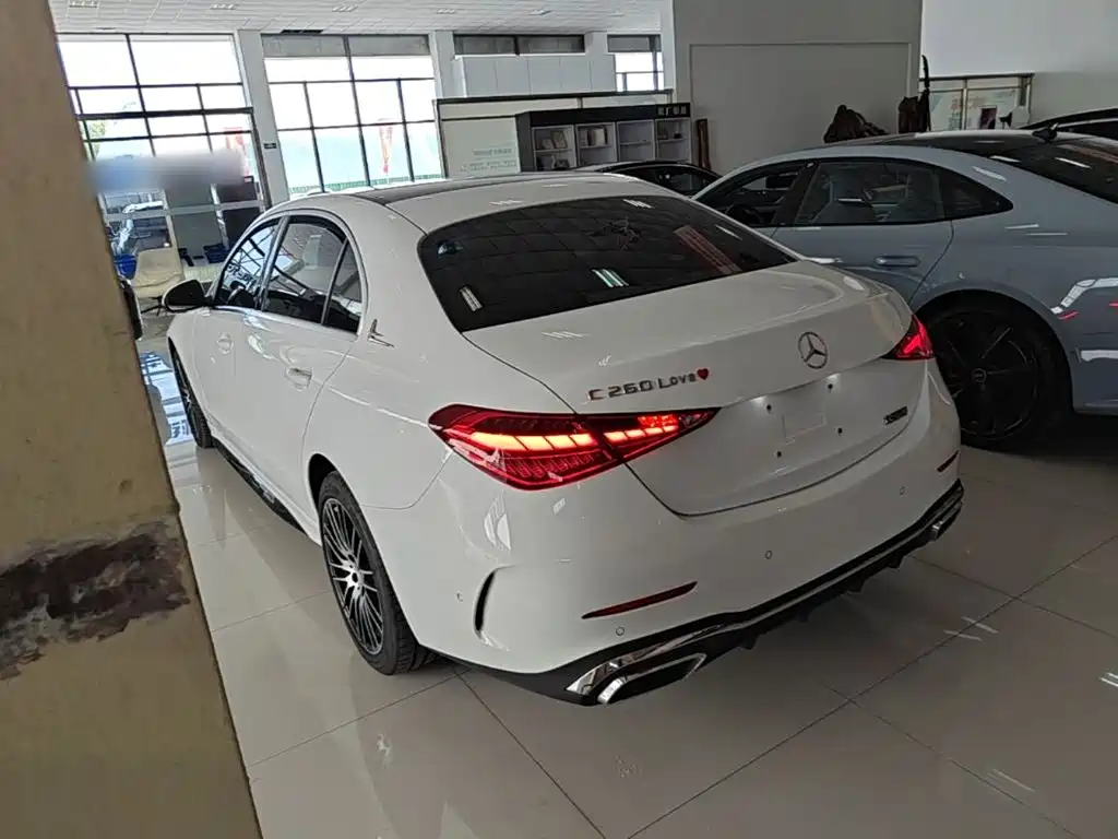 Фото 5 - Mercedes-Benz C-Class