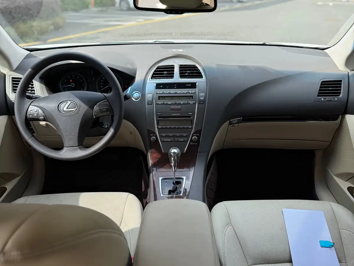 Lexus ES 2010 240 Elegance Edition фото 6