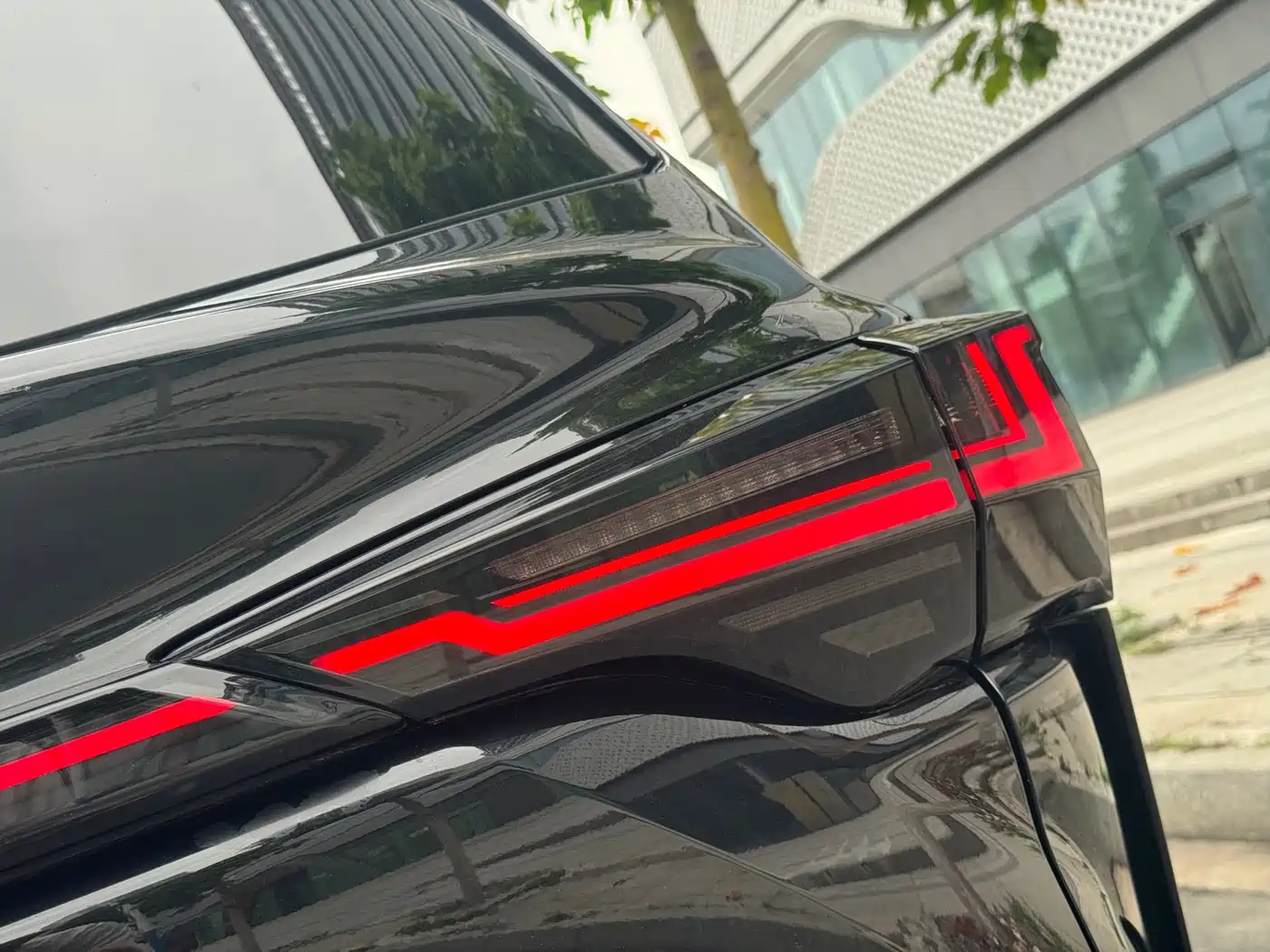 Toyota Granvia 2023 2.5L Hybrid Comfort Edition фото 10