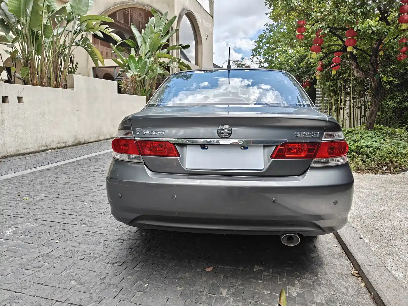 Everus S1 2012 2012 1.3L Automatic Comfort