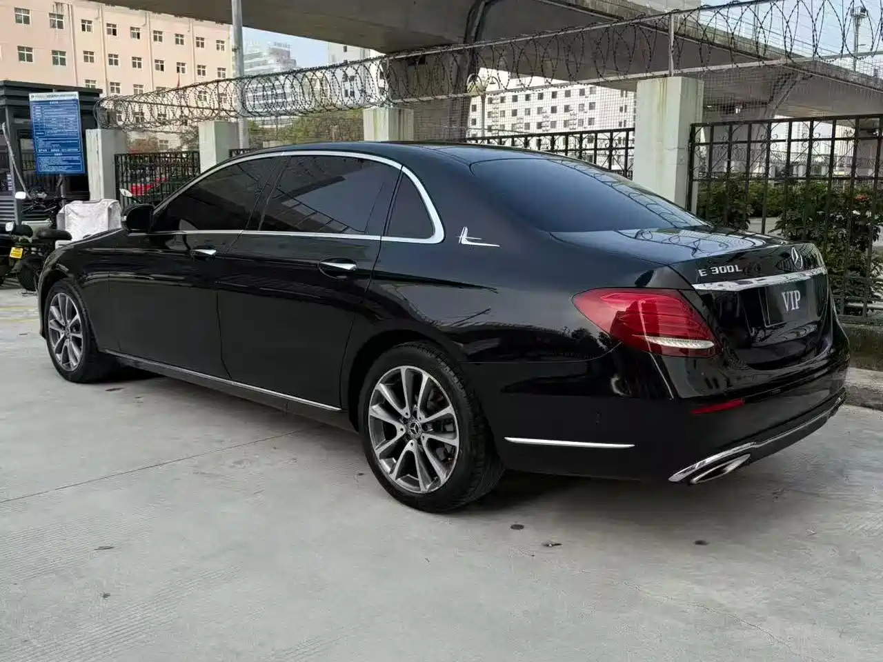 Mercedes-Benz E-Class 2020 E 300 L Sport Luxury Model фото 9