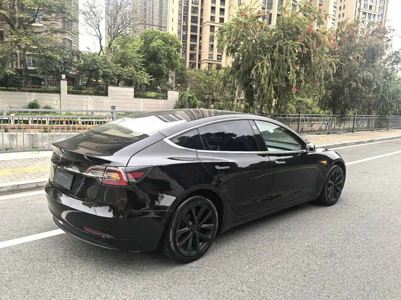 Фото 5 - Tesla Model 3