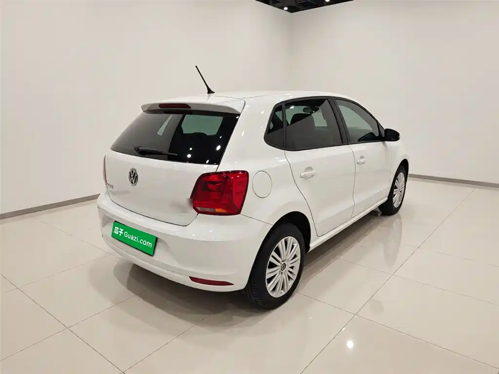 Volkswagen Polo 2016 1.6L Automatic Comfort фото 5
