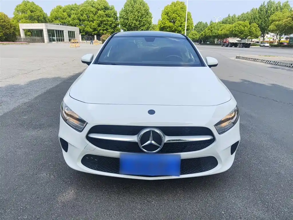 Mercedes-Benz A-Class 2021 A 180 L фото 3