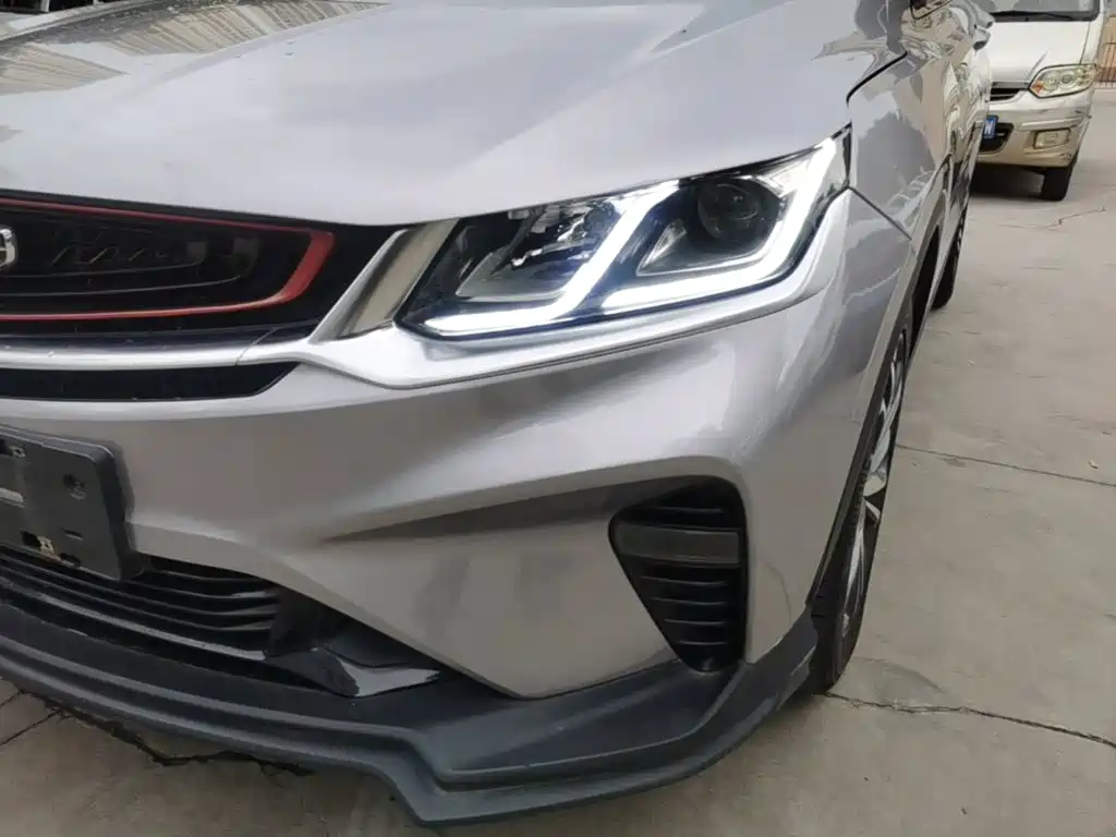Фото 24 - Geely Coolray