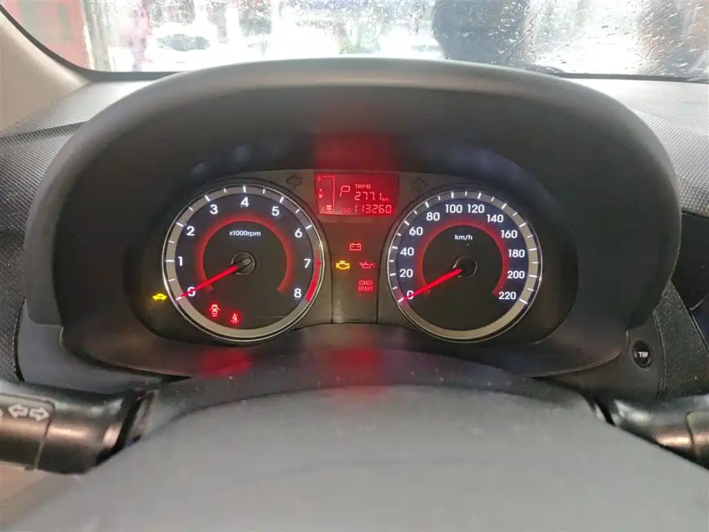 Hyundai Verna 2014 1.4L Automatic Leading GLX фото 12
