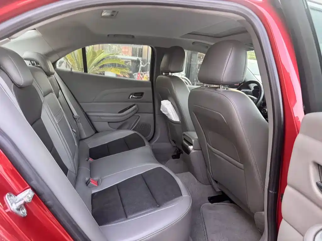 Фото 7 - Chevrolet Malibu
