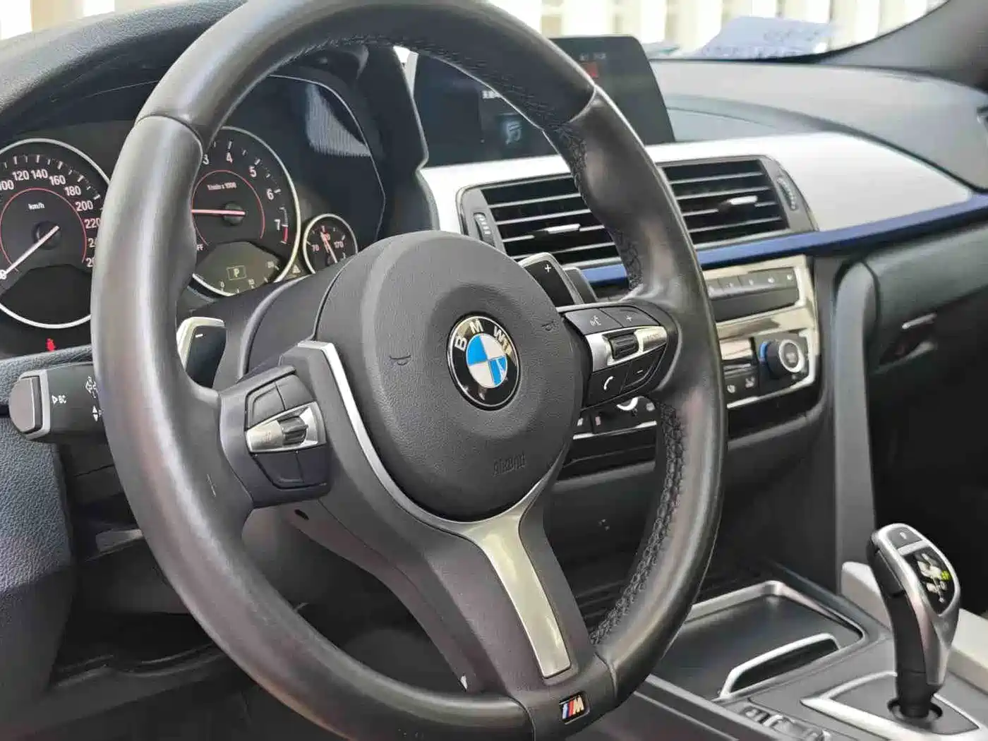 BMW 3 Series 2019 320i M Sport Package фото 8