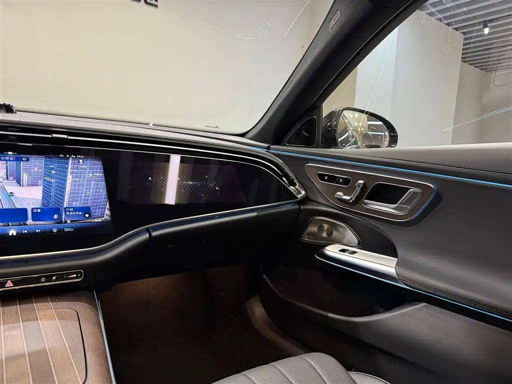 Mercedes-Benz E-Class 2024 Model E 300 L Luxury фото 22