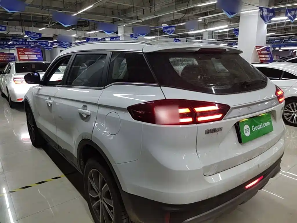 Фото 5 - Geely Boyue