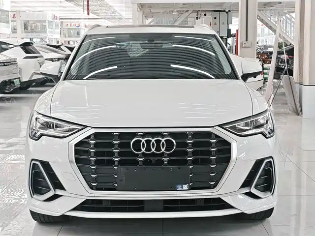 Audi Q3 2022 35 TFSI Fashion Dynamic — фото 2