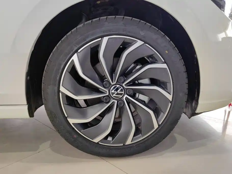 Фото 6 - Volkswagen Golf