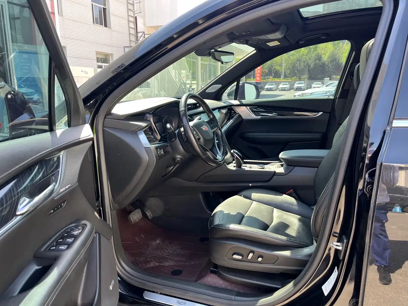 CADILLAC XT6