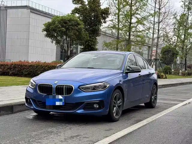 BMW 1 SERIES