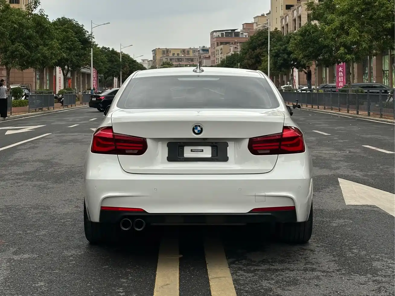 BMW 3 Series 2018 320Li M Sport Black Night Edition фото 3