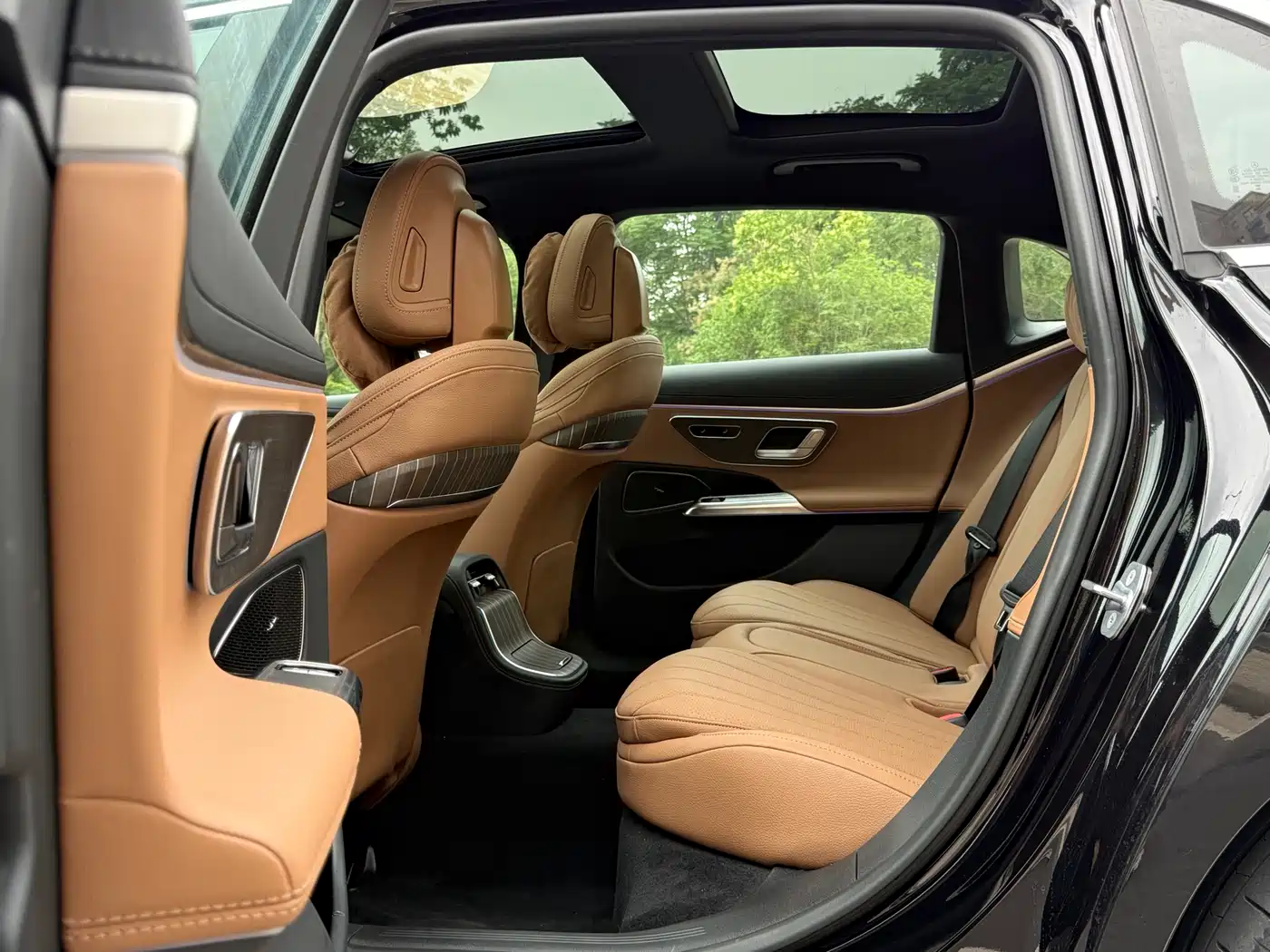 Mercedes-Benz E-Class New Energy 2024 E 350 e L Plug-in Hybrid Sedan фото 9