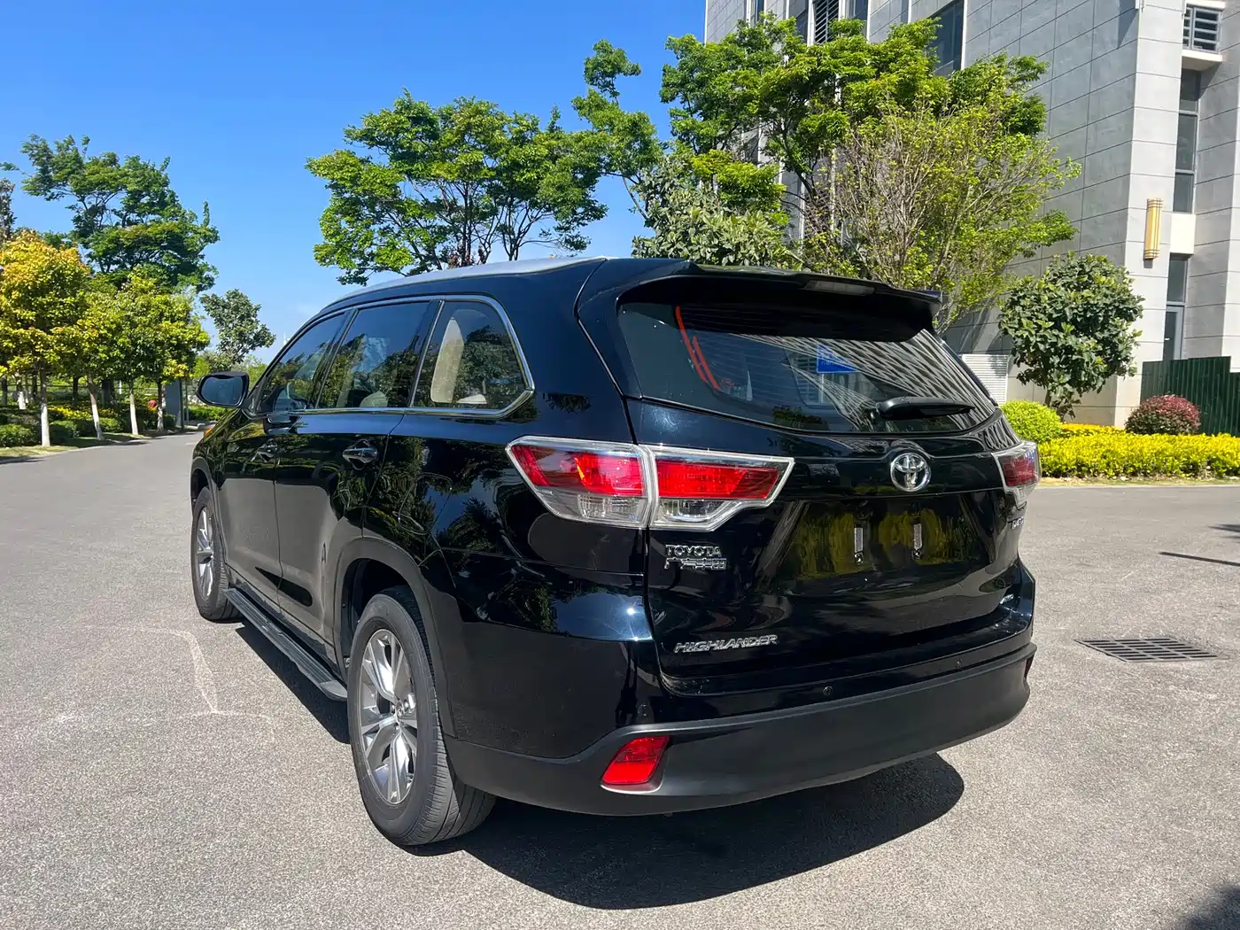 TOYOTA HIGHLANDER