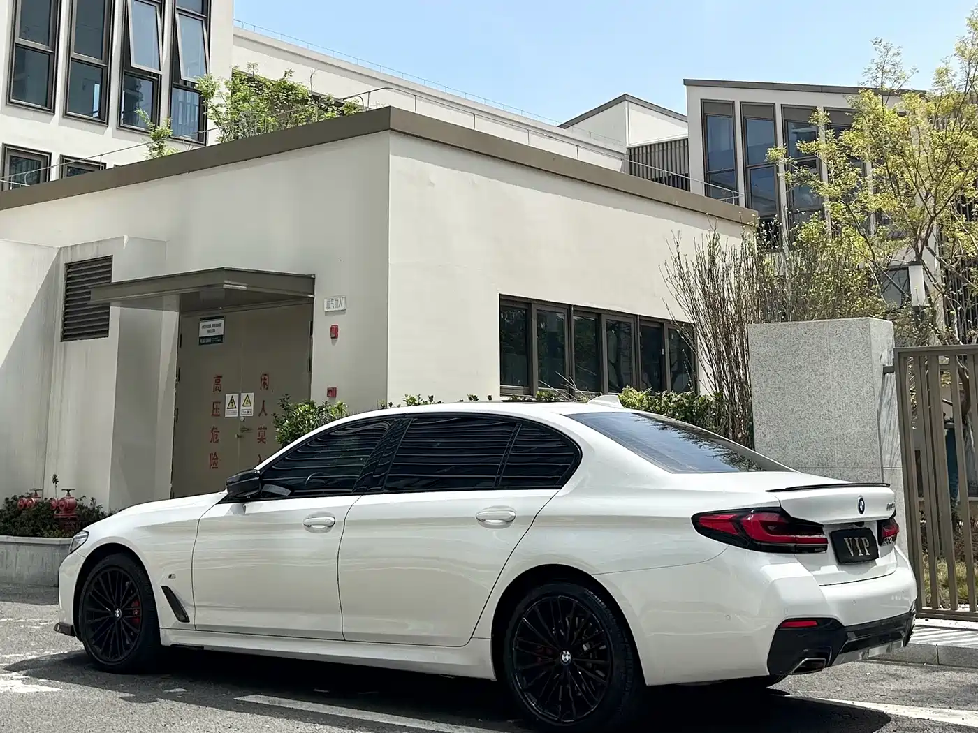 BMW 5 Series 2022 Model Second Facelift 530Li Leading M Sport Package фото 6